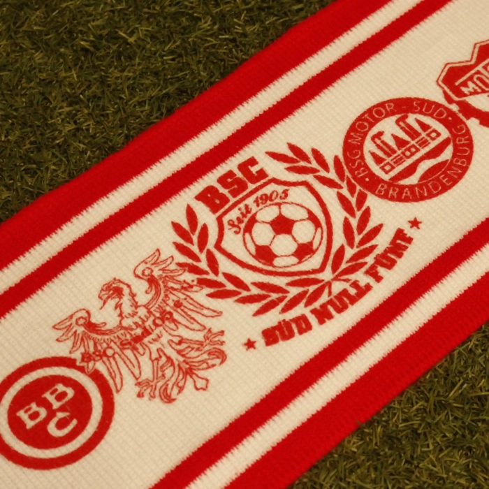 Oldschool scarves in white with red fanclub print in retro style